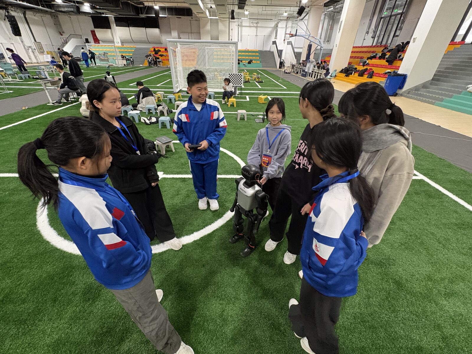 Exchanging ideas with other secondary school teams