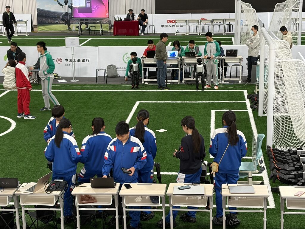Preparation benches beside the pitch
