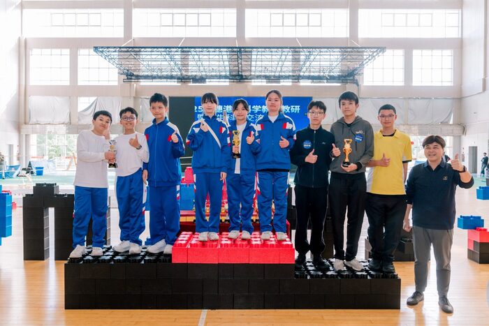 Teams on the podium at the Guangzhou underwater robot event
